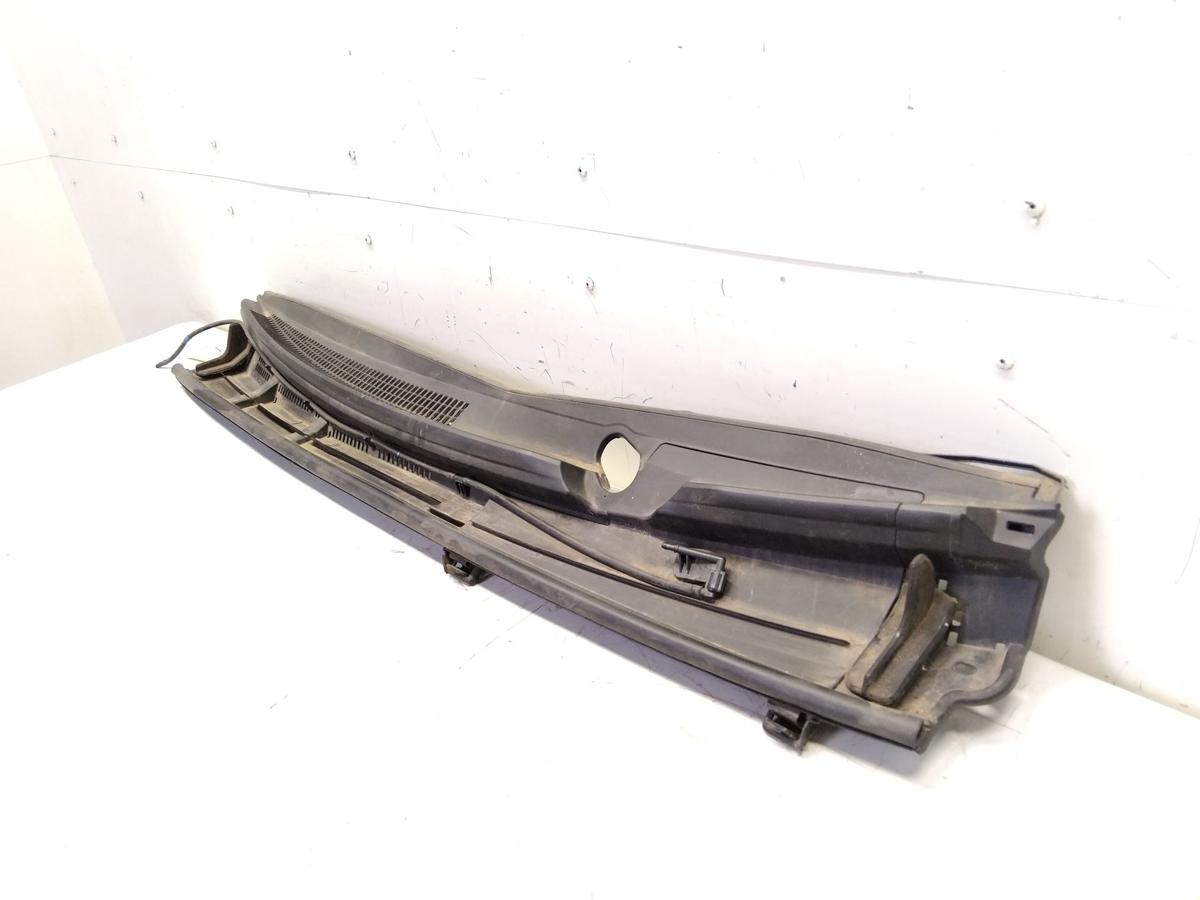 Toyota Yaris 3 Hybrid XP13 Phase 3 original Blende Windlauf Bj.2020