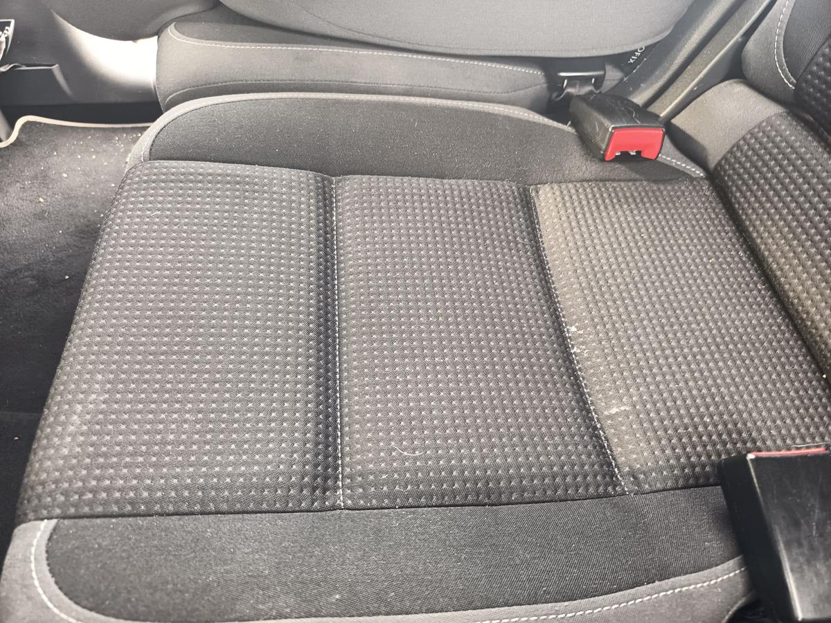 VW Touran GP 1T Einzelsitz hinten mitte Reihe 2 Stoff schwarz/anthrazit Bj 2009