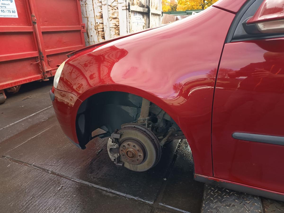 VW Golf V 5 original Kotflügel links LA3W Rot Bj 2003 VW Golf V 5 original Kotflügel links LA3W Rot Bj 2003