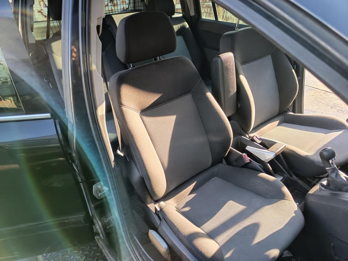 Opel Zafira B original Sitz vorn rechts Beifahrer Stoff schwarz/grau Bj 2009