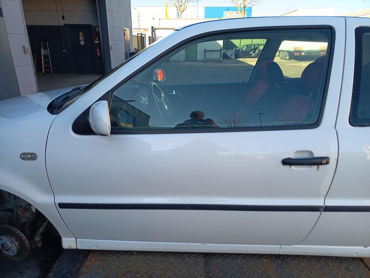 VW Polo 6N2 3t&uuml;rer original T&uuml;r links Fahrer B9A Candywei&szlig; Bj 2000