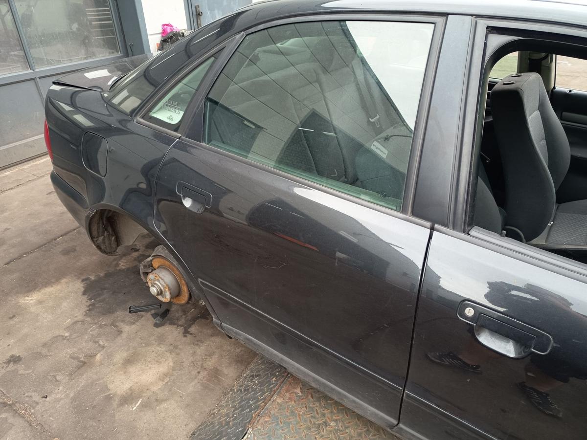 Audi A4 B5 Limo original T&uuml;r Roht&uuml;r hinten rechts LZ9U Vulkanschwarz Baujahr 1997
