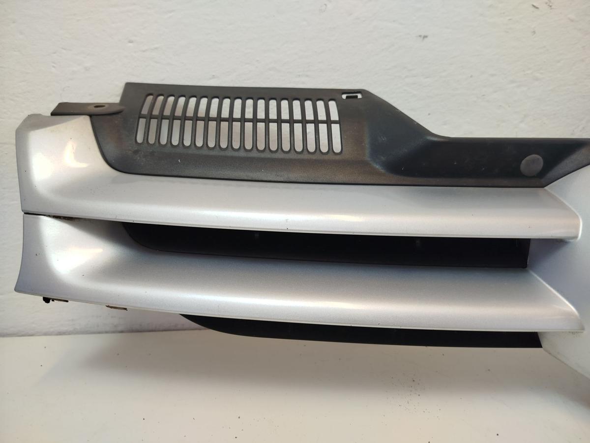 VW Golf 5 V 1K K&uuml;hlergrill Grill Frontgrill mit VW Logo LA7W Reflexsilber Met