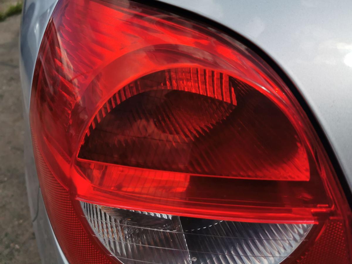 Renault Clio III R Rückleuchte Schlussleuchte Rücklicht hinten links 3 Türer