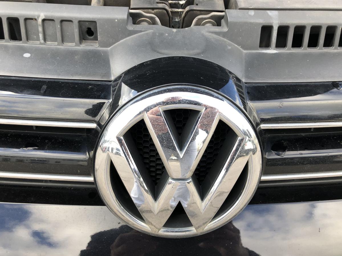 VW Golf Plus 2 II 5M Grill Frontgrill Kühlergrill mit Logo Facelift Kühlergitter