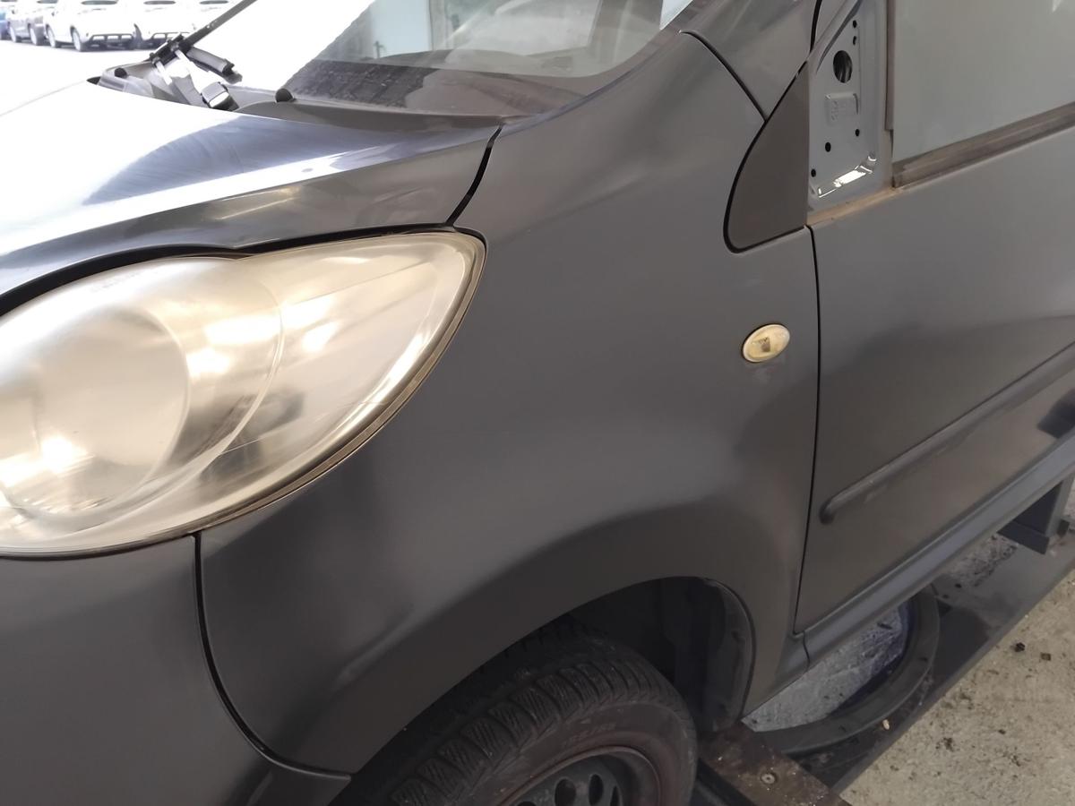 Peugeot 107 original Kotfl&uuml;gel vorn links KTA dark grey mica BJ2009