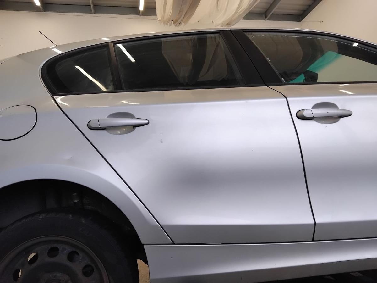 BMW 1er E87 T&uuml;r hinten rechts 354 Titansilbermetallic BJ2007 5 T&uuml;rer