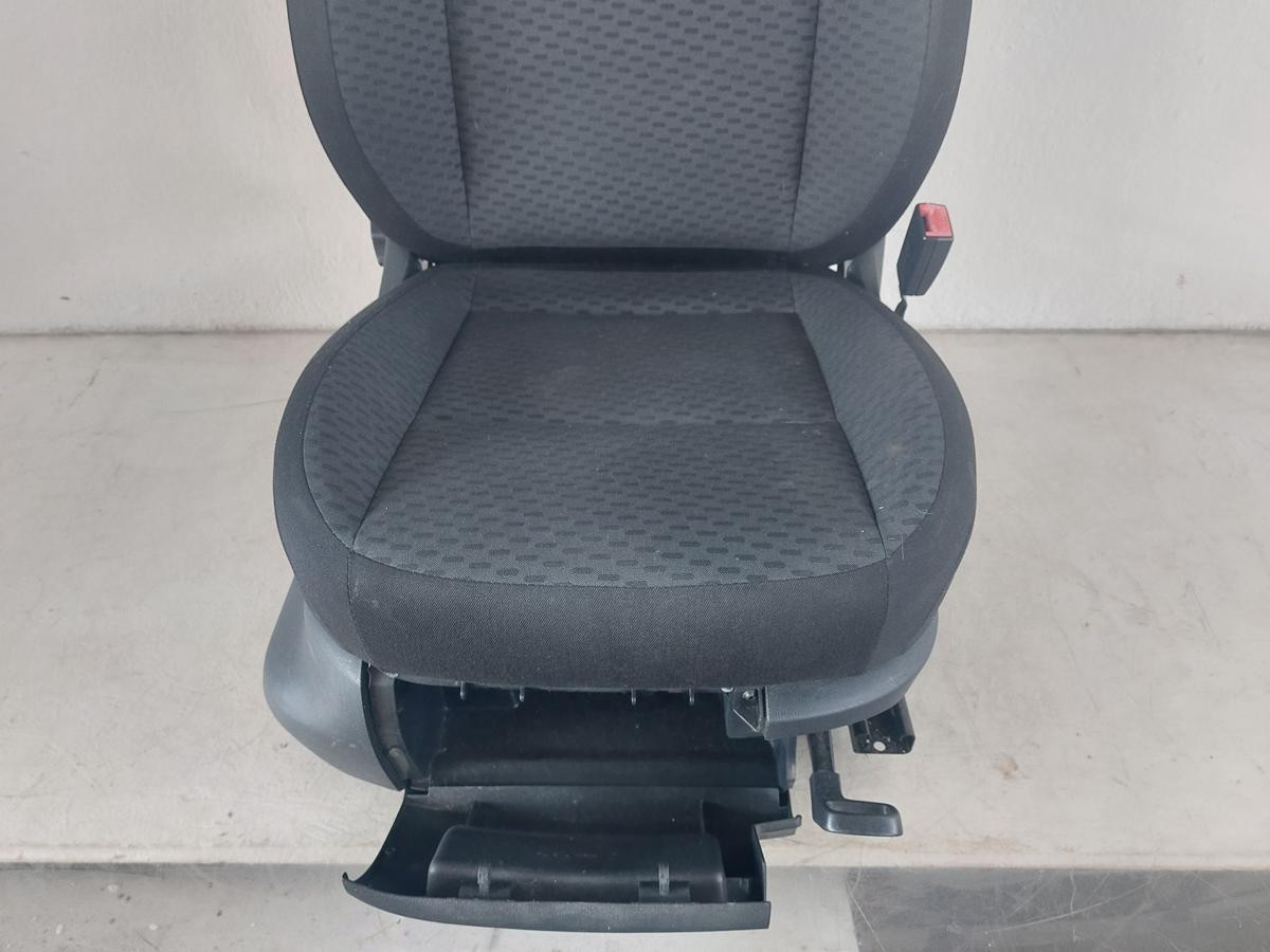 Skoda Roomster 5J Sitz vorn rechts Beifahrersitz Stoff mit Muster ohne Heizung