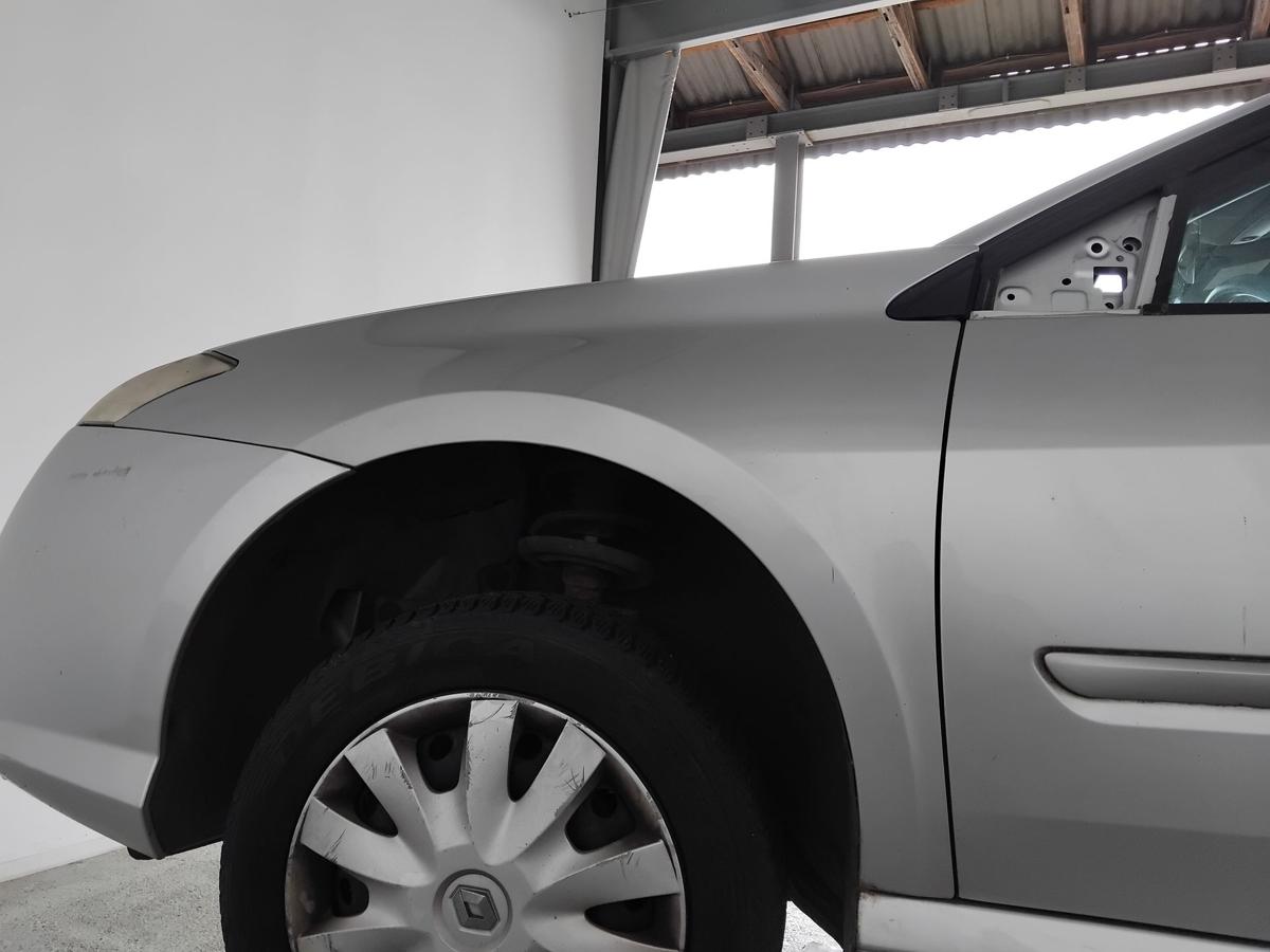 Renault Laguna 3 original Kotflügel vorn links TED69 Gris Platine BJ2009