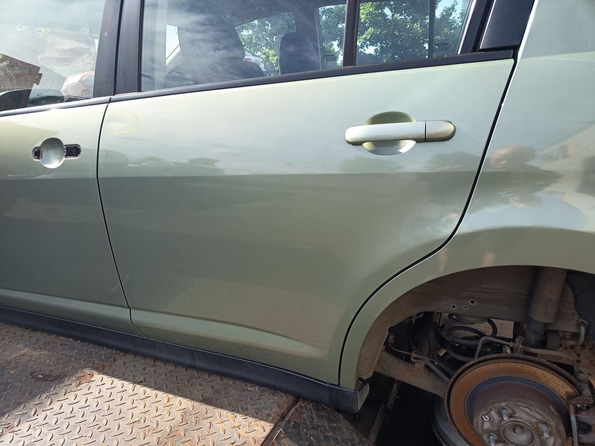 Nissan Tiida C11 orig Tür hinten links Fahrerseite J40 Green Bj 2008