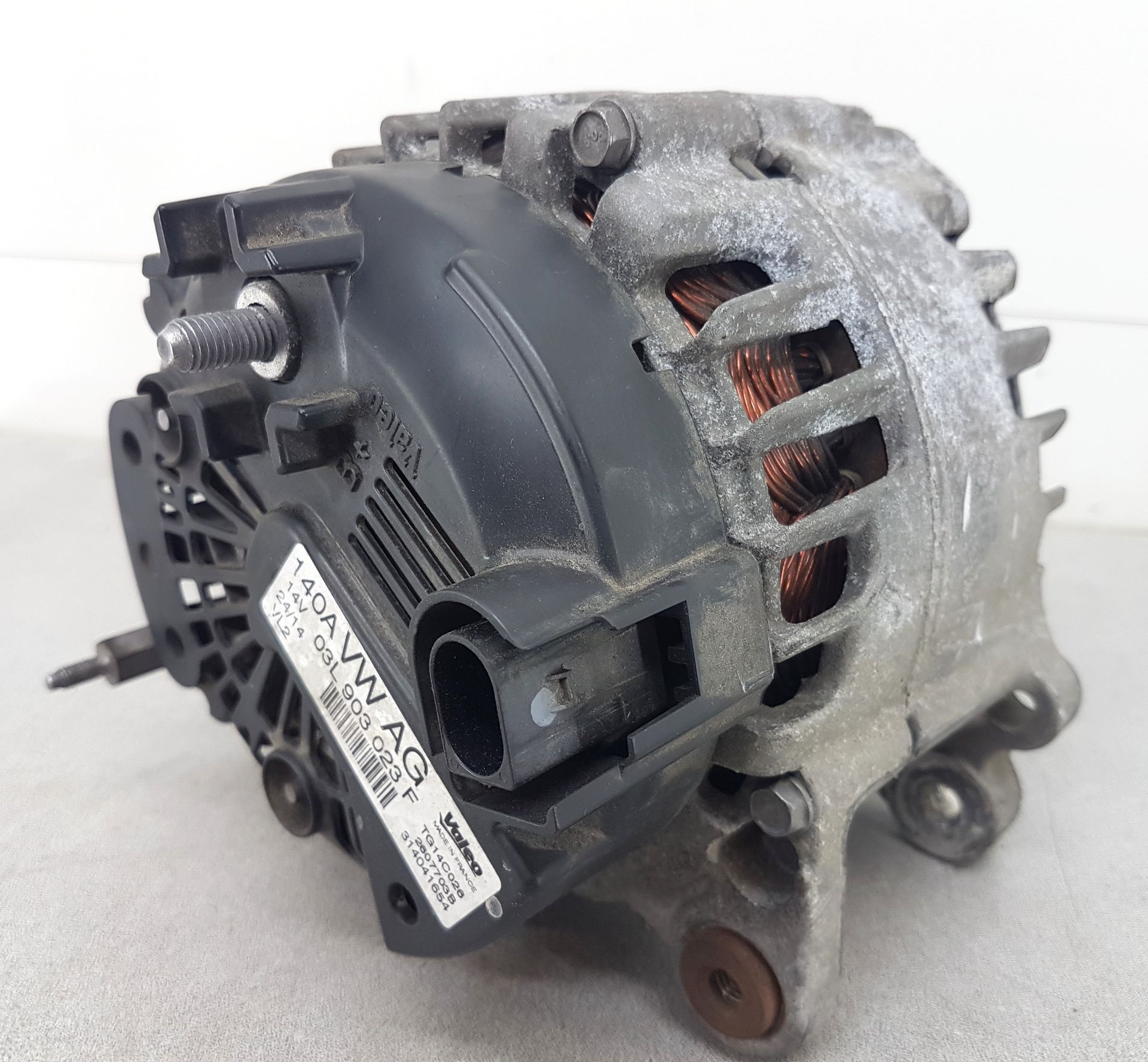 Skoda Rapid Lichtmaschine Generator 140A 03L903023F TG14C026 1,6TDI 66kw CAYB