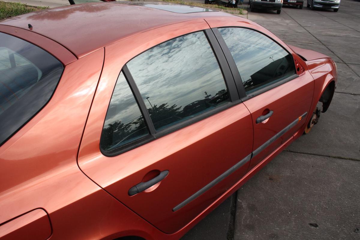 Renault Laguna II Limo orig Tür hinten rechts B76 Feuerrot met Bj 2001