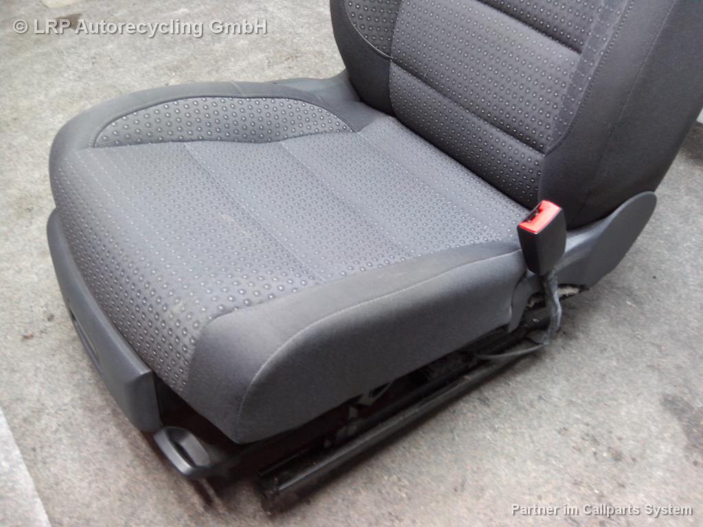 VW Touran 1T original Sitz Beifahrersitz Sitzkonsole Gurt vorn rechts BJ2004