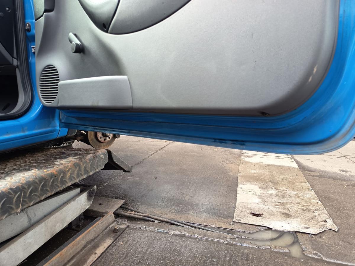 Opel Corsa C 3t&uuml;rer original T&uuml;r rechts Beifahrer Z20A Arubablau Bj 2001