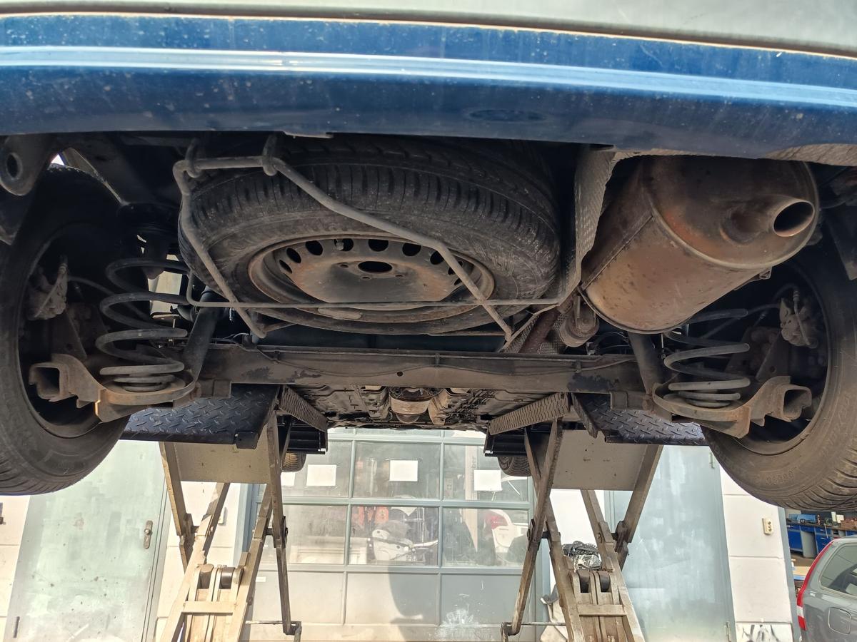 Renault Kangoo II original Hinterachse Tr&auml;ger scheibengebremst 555113267R Bj2008