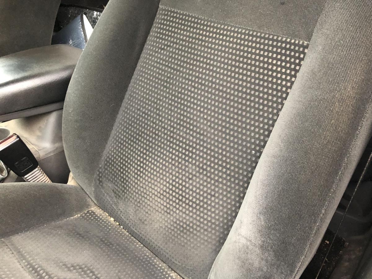 Ford Focus DA3 Sitz vorn links Fahrersitz Veloursitz ohne Heizung Autositz Stoff