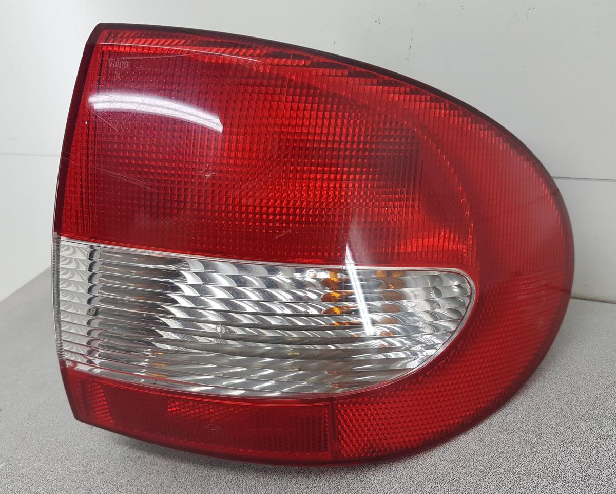 Renault Megane Classic Rückleuchte Rücklicht außen rechts 7700428059 Bj00 4 Türig