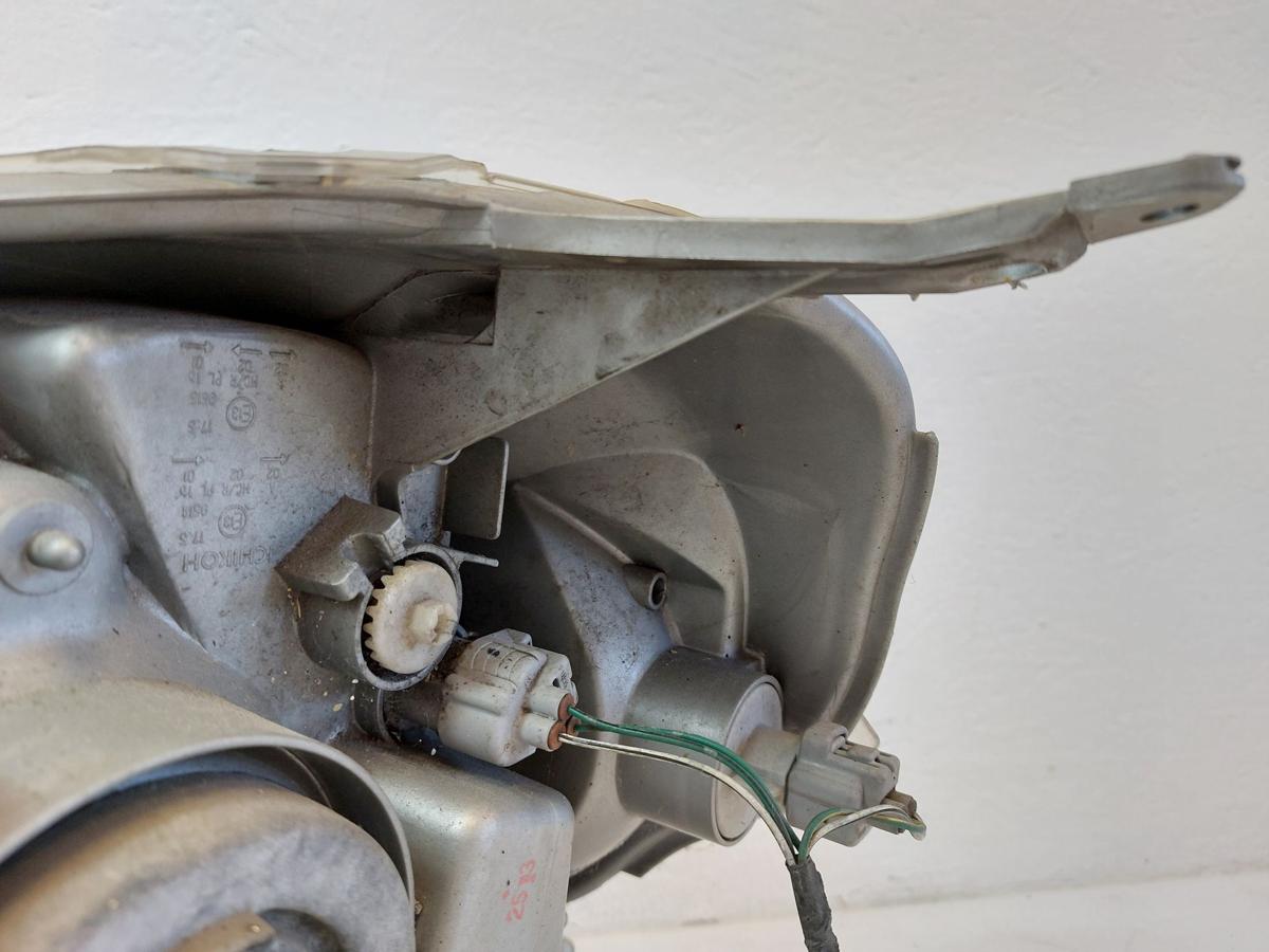 Toyota Yaris P1 Scheinwerfer vorn rechts Hauptscheinwerfer mit Trübung Lampe