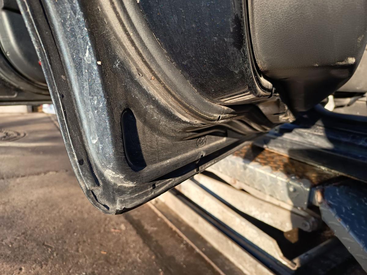 Ford Mondeo IV Turnier original T&uuml;r hinten links Fond Pantherschwarz Bj 2009