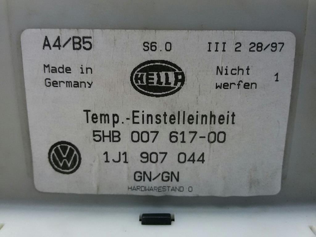 VW Passat 3B Variant 1997 original Klimabedienteil von Hella, 1J1907044, Klimaautomatik