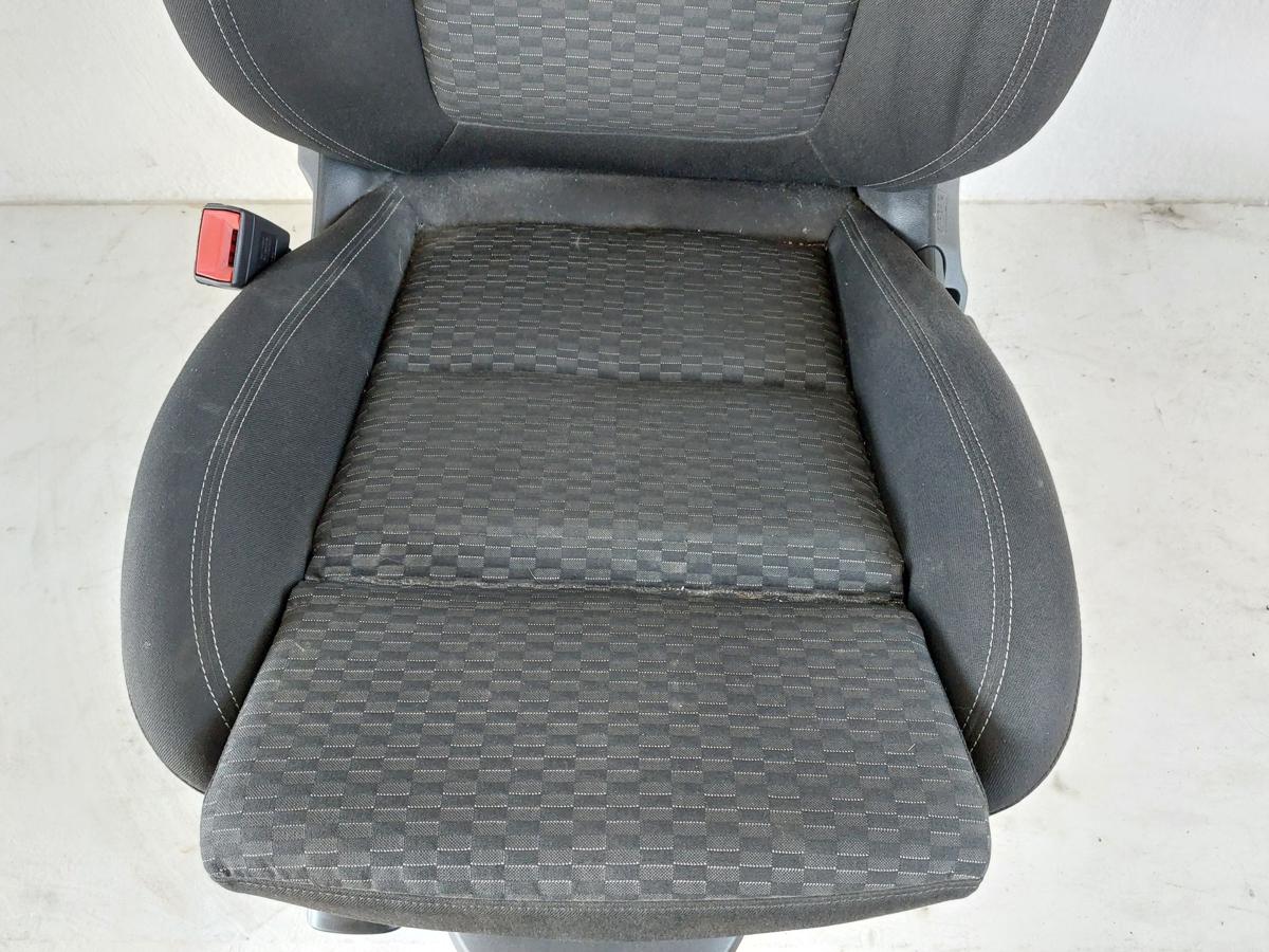 Opel Astra K B16 Kombi Sitz vorn links Fahrersitz AGR Sitz mit Heizung Autositz