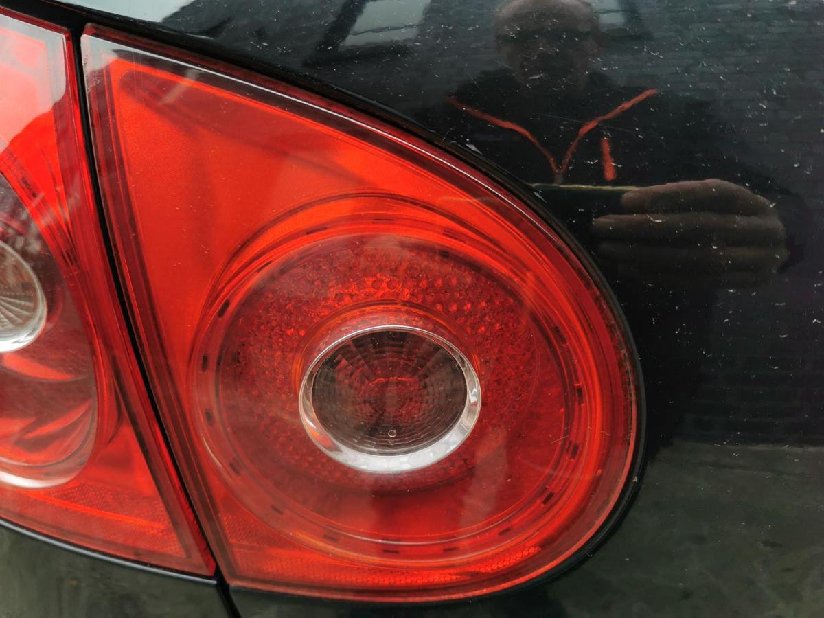 VW Golf V 5 1K Rückleuchte Schlussleuchte Rücklicht hinten innen links