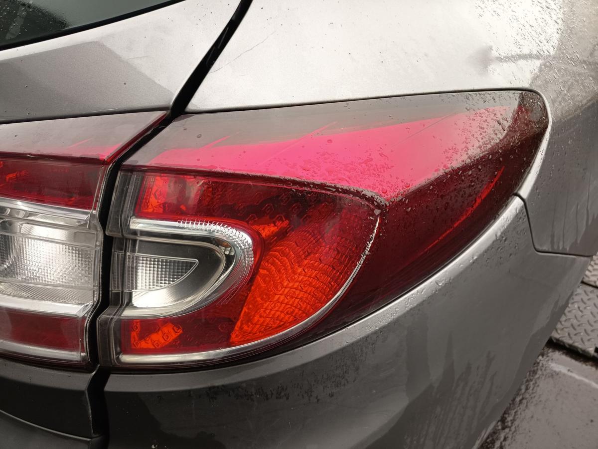 Renault Megane III Kombi orig Rückleuchte außen rechts vor Facelift Bj 2010