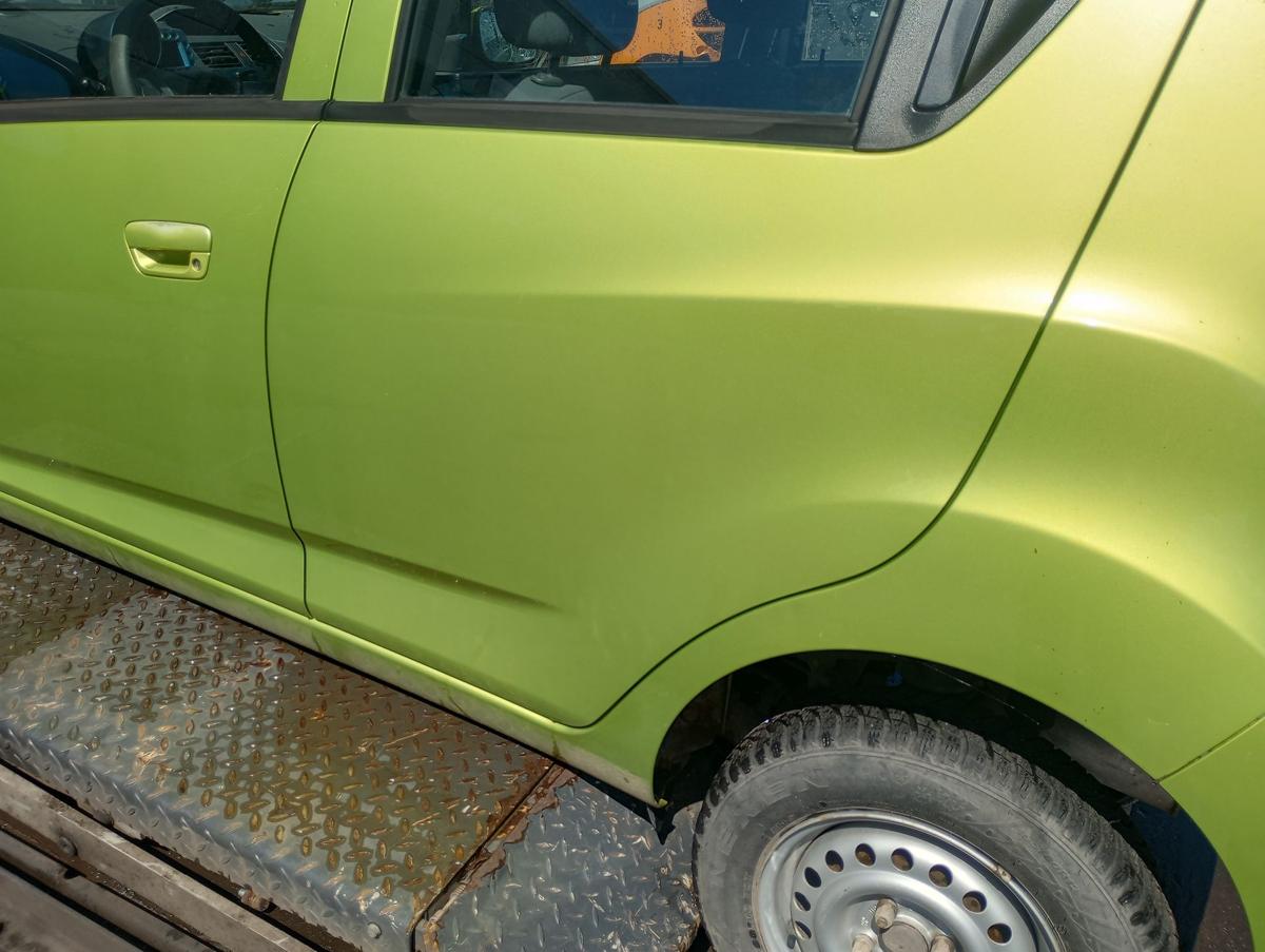 Chevrolet Spark M300 orig Tür hinten links Fahrerseite Grün Bj 2010