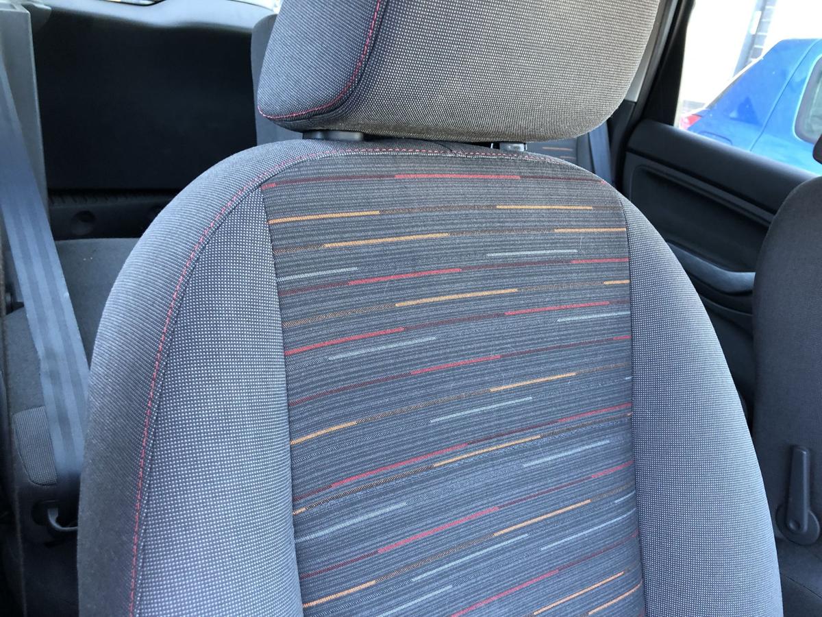 Ford C Max DM2 ab 07 Sitz vorn rechts Fahrersitz Stoff mit Muster Autositz