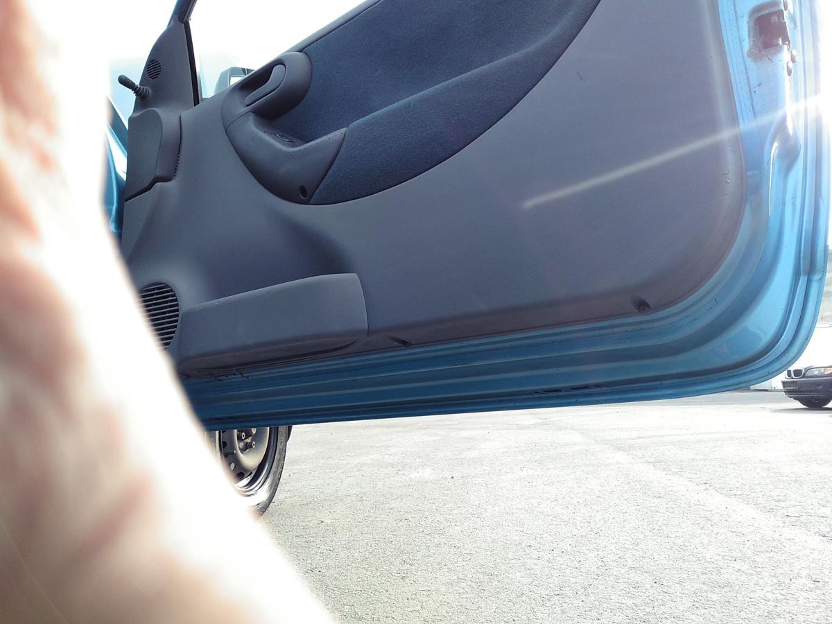 Opel Corsa C T&uuml;r vorn rechts Beifahrert&uuml;r 3-T&uuml;rer breezeblaumetallic Z20N Bj.2000