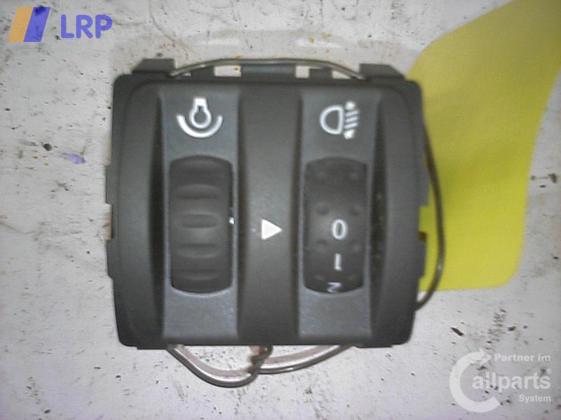 Renault Megane BJ 2006 Schalter Leuchtweitenregulierung 8200095495B