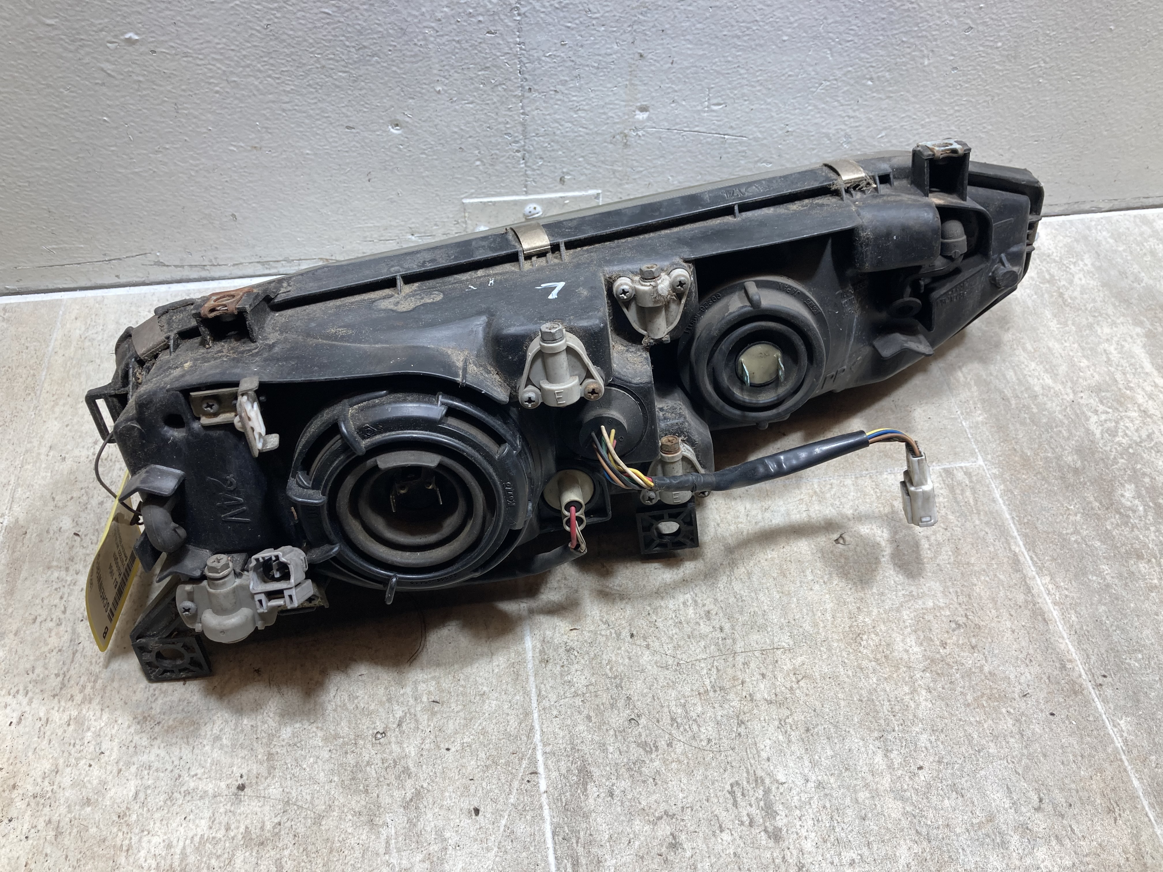 Mitsubishi Galant E50 93-96 Scheinwerfer vorn links Lampe Koito