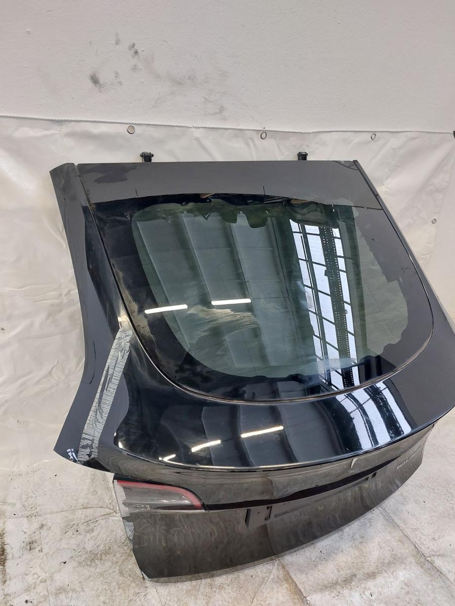 Tesla Model Y Heckklappe Heckdeckel Kofferklappe Heckscheibe PBSB Sierra Black