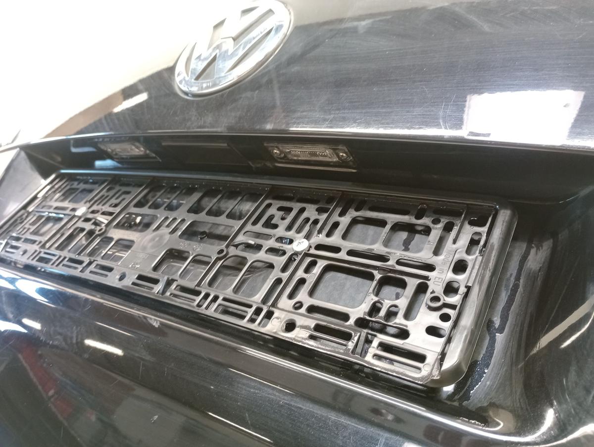VW Touran 1T orig Heckklappe mit Scheibe Kofferraum LC9X Schwarz Bj 2009