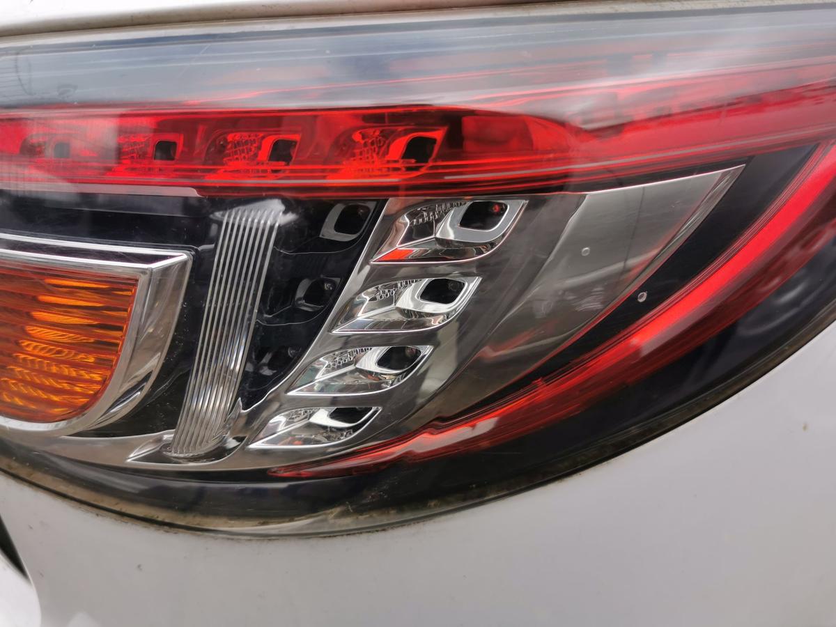 Mazda 6 GH Kombi Rückleuchte Schlussleuchte Rücklicht hinten aussen rechts 10-12