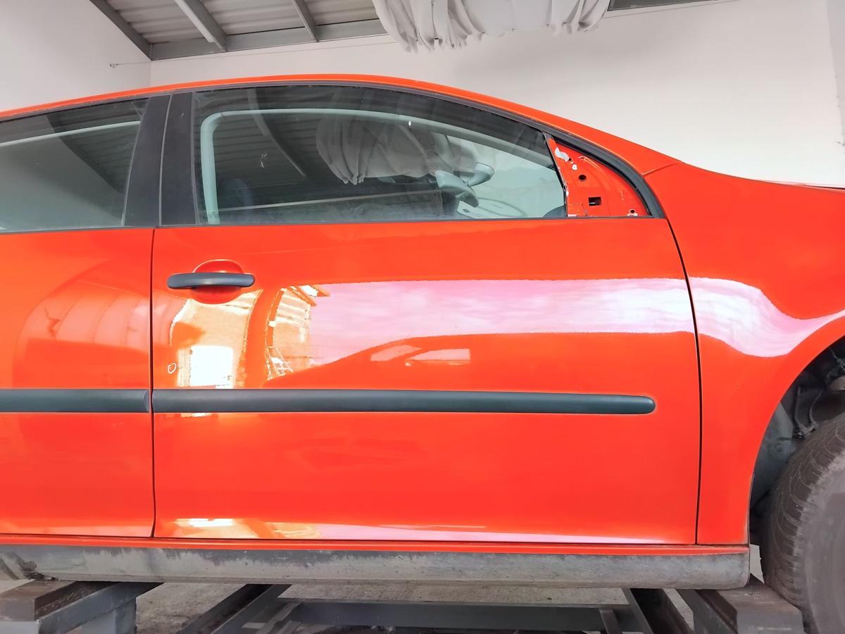 VW Golf 5 1K T&uuml;r vorn rechts Beifahrert&uuml;r tornadorot LY3D 5t&uuml;rig BJ2004 Flie&szlig;heck