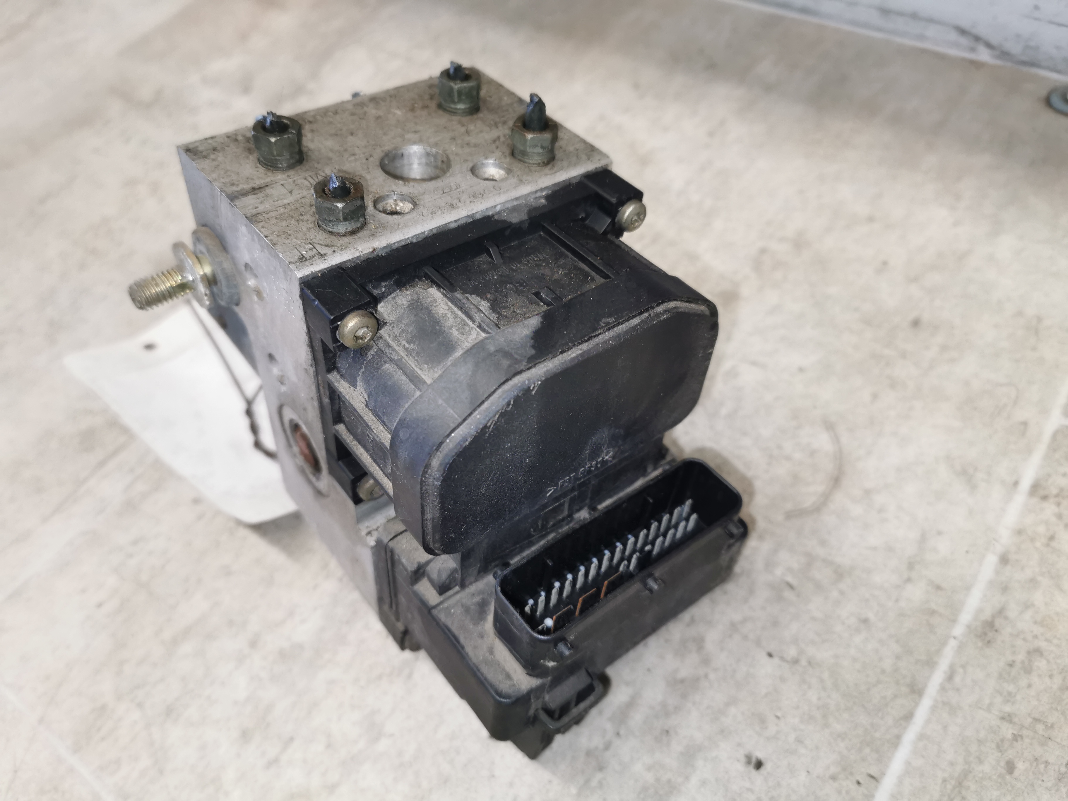 Toyota Yaris BJ01 ABS Block Hydroaggregat 1.0 50KW 0265216852