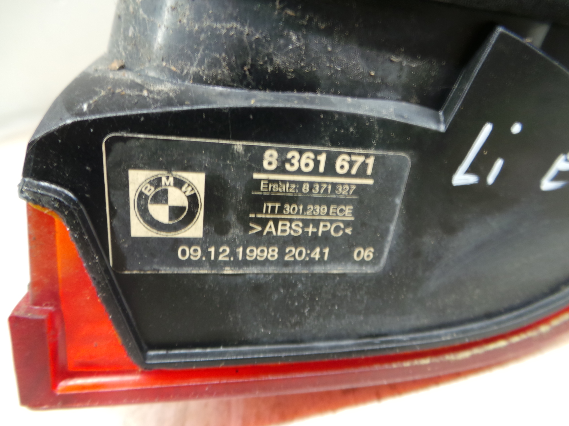 BMW 5er E39 Kombi Bj.95-00 Rücklicht außen links Heckleuchte Schlußleuchte 8361671