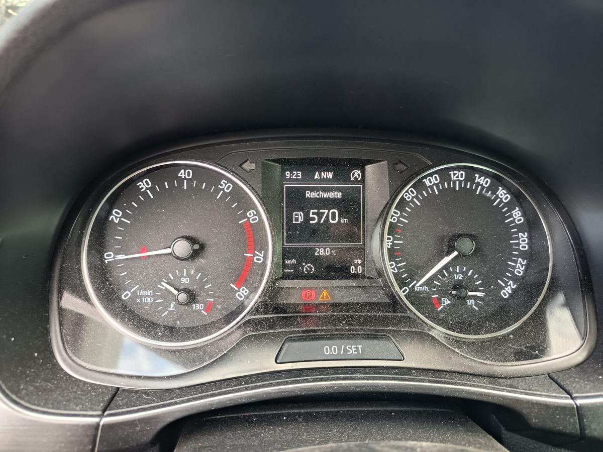 Fabia III NJ original Kombiinstrument Tacho 6V0920740A Bj 2015