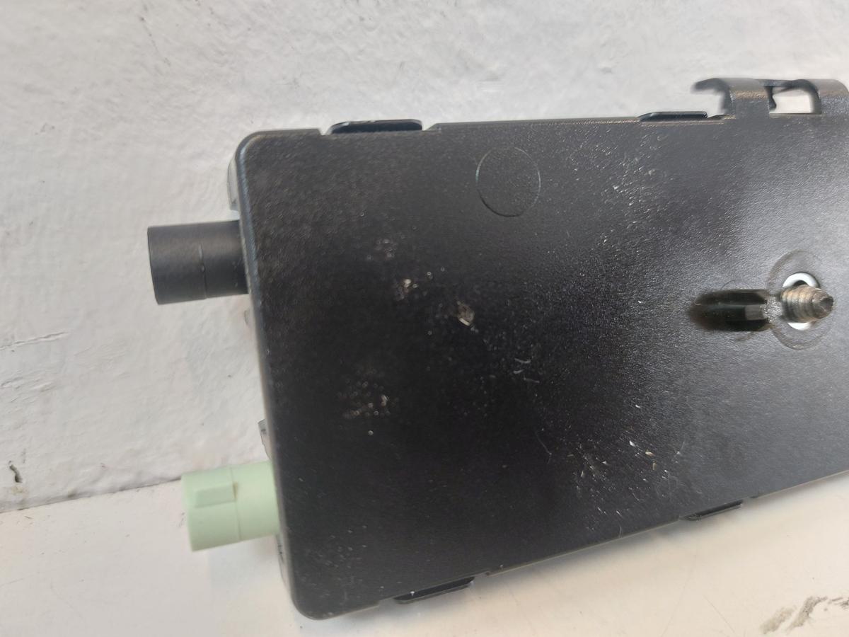 BMW 1er F21 M140i LCI Antennenverst&auml;rker Verst&auml;rker Antennensignal OEM