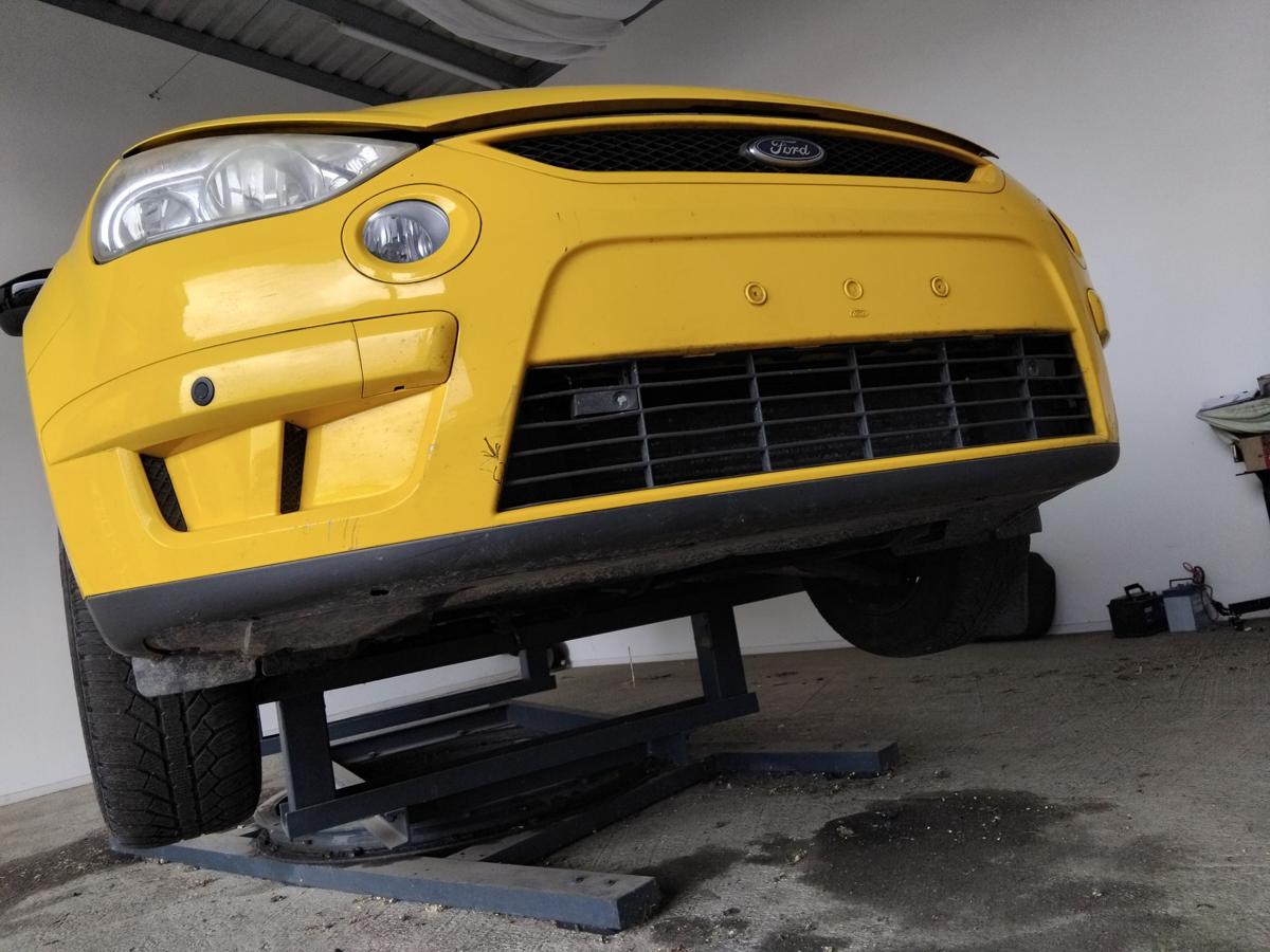 Ford S-Max 1 WA6 original Stoßfänger Stoßstange vorn beschädigt BJ2008