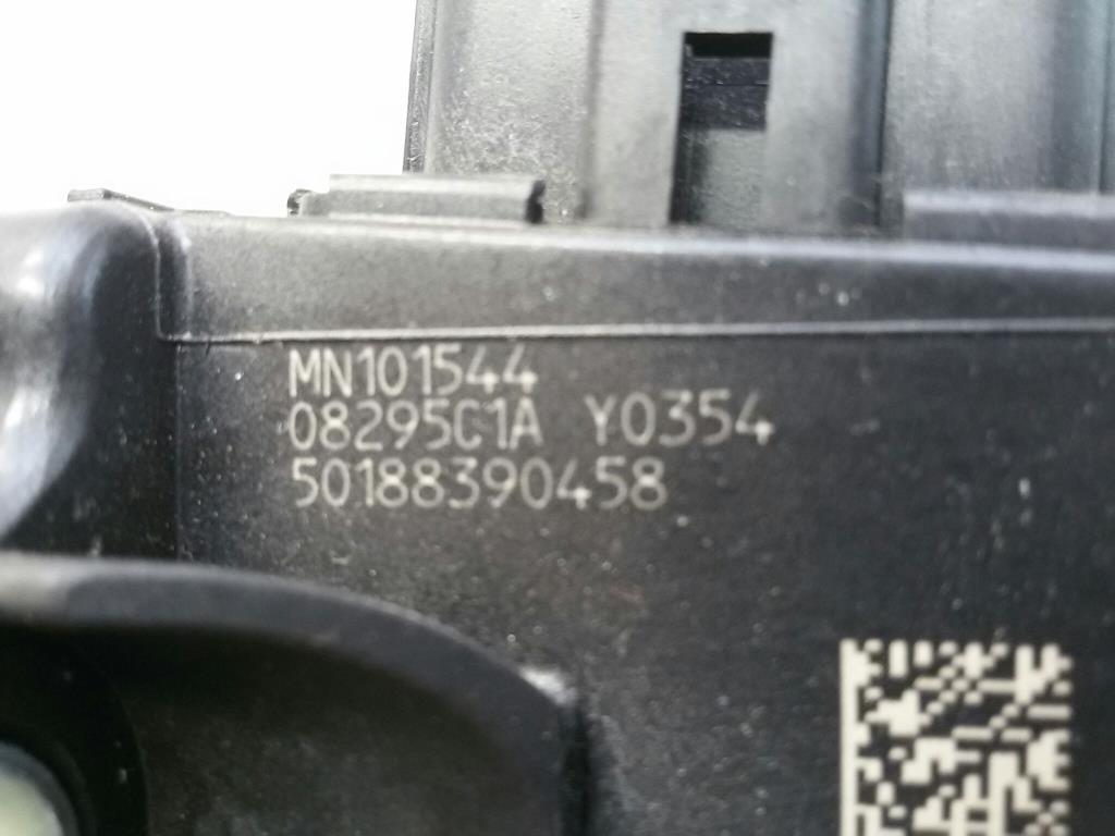 Mitsubishi Lancer CY0 BJ2009 elektronisches Gaspedal MN101544