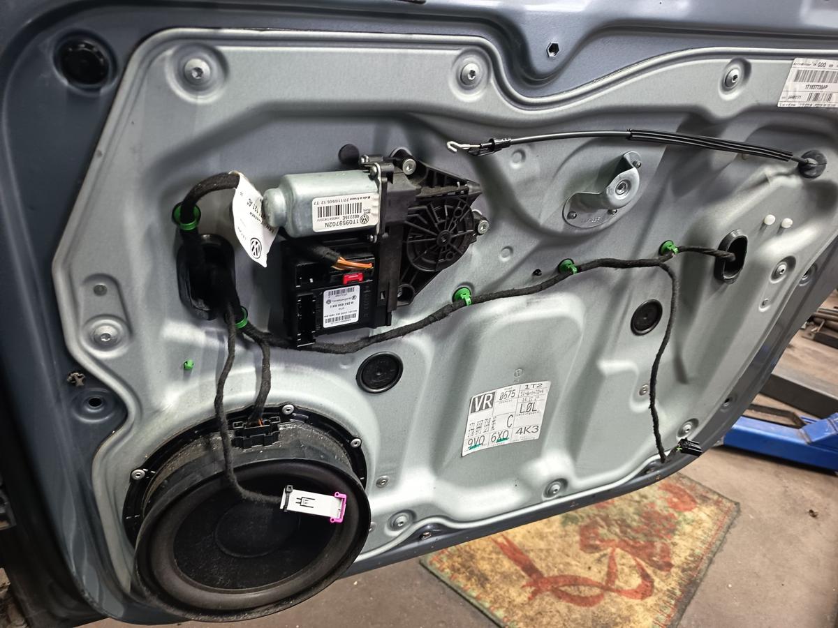 VW Touran 1T3 GP original Fensterheber mit Motor vorn rechts Beifahrer Bj 2010