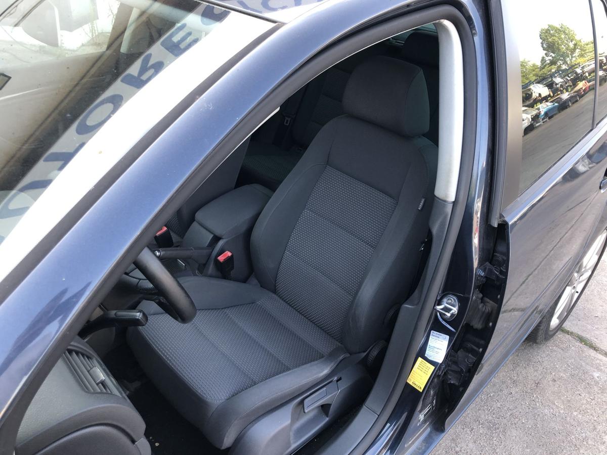 VW Golf 5 V 1K Sitz vorn links Fahrersitz nur f&uuml;r 5 t&uuml;rer ohne Heizung