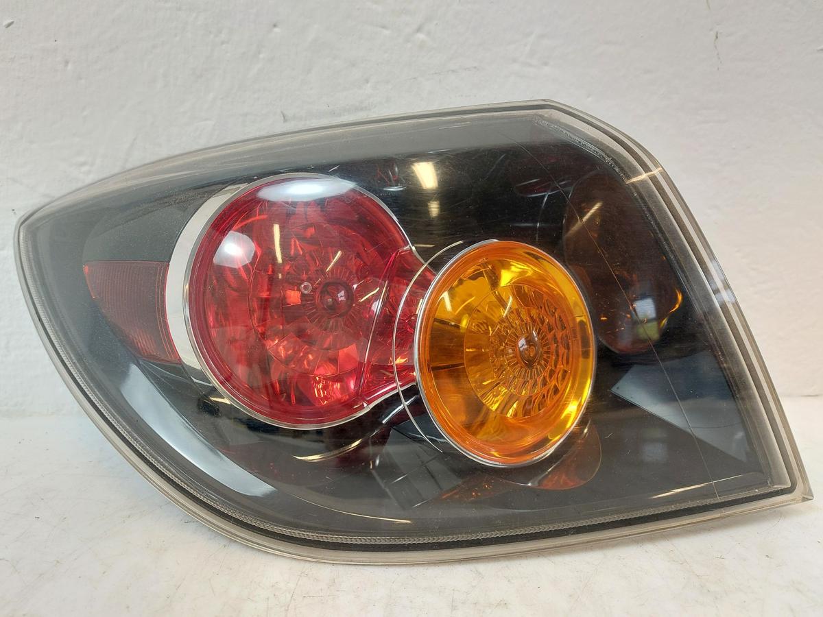 Mazda 3 BK Rückleuchte Schlussleuchte Rücklicht aussen links 5 Türer bis Bj 2006