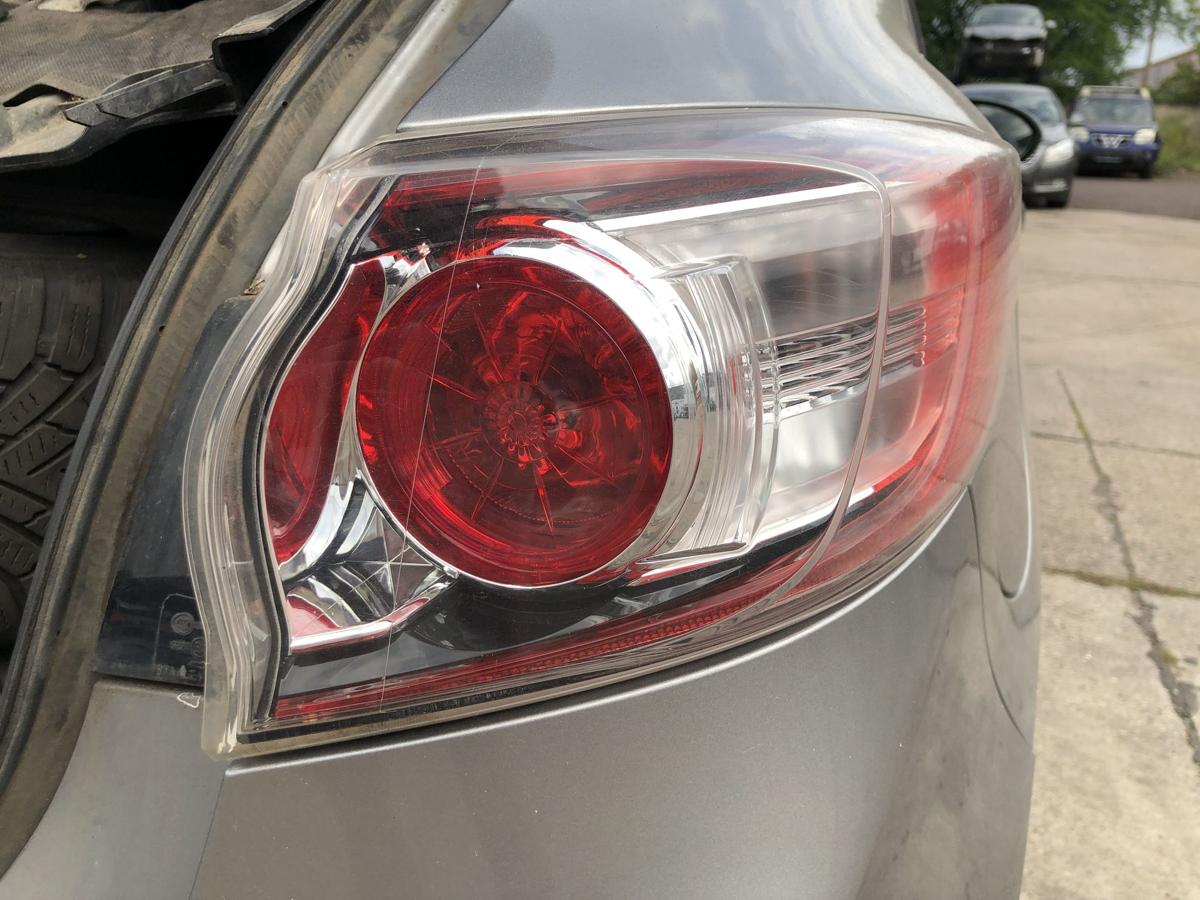 Mazda 3 Typ BL Rückleuchte außen rechts Rücklicht Heckleuchte nicht LED OEM