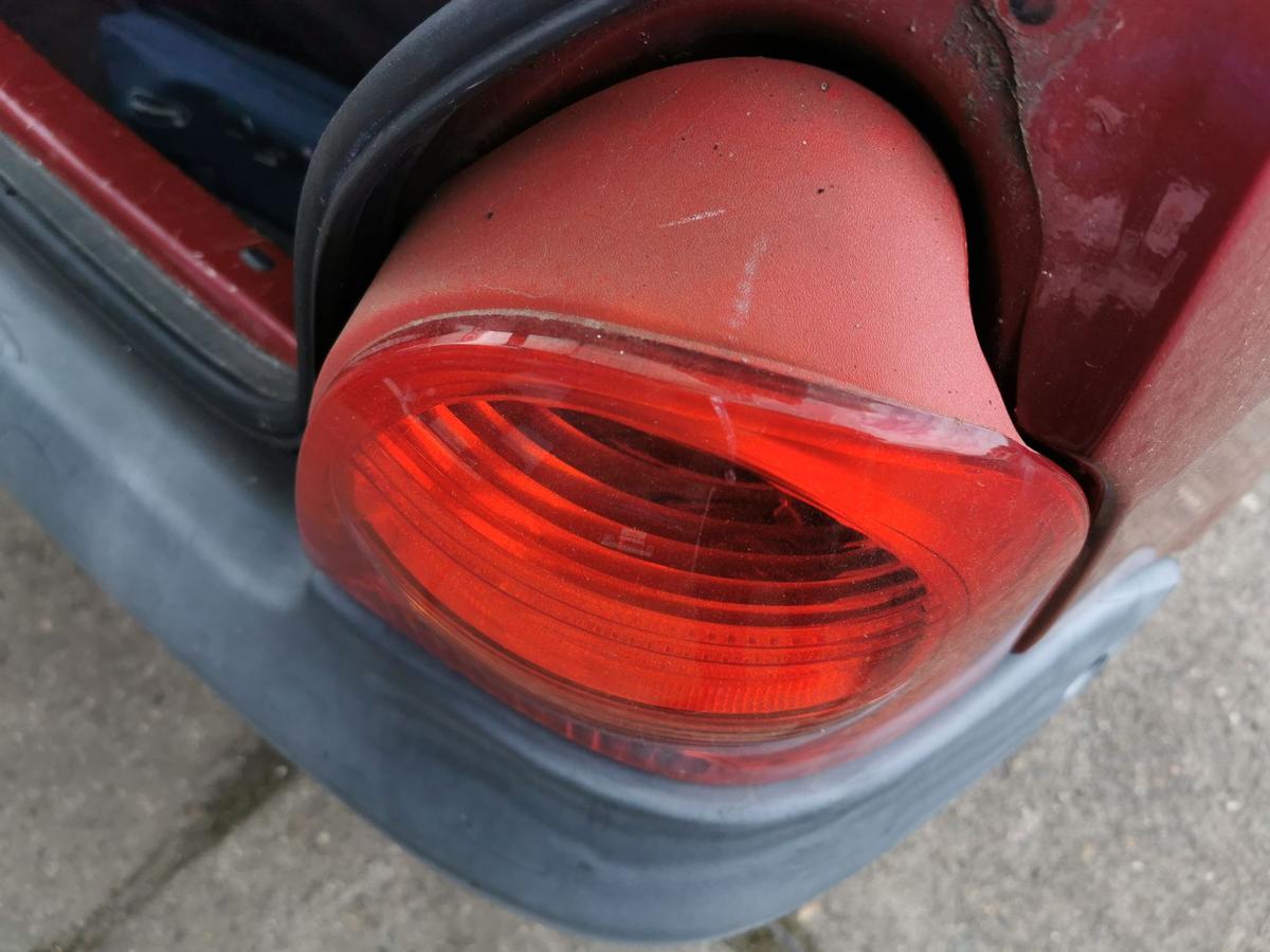 Renault Twingo C06 Rückleuchte Schlussleuchte Rücklicht Lampe hinten rechts