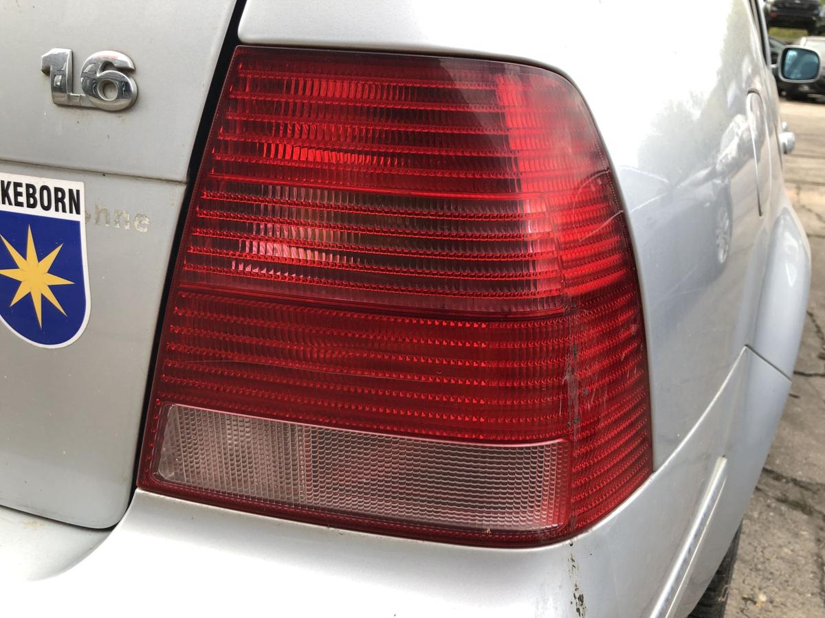 VW Bora 1J R&uuml;ckleuchte rechts R&uuml;cklicht Heckleuchte Limo Schlusslicht