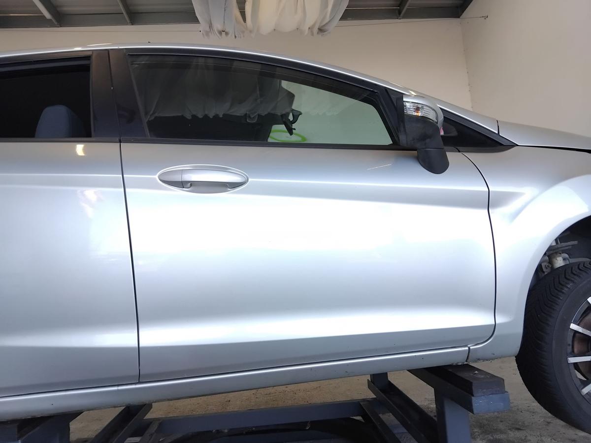 Ford Fiesta JA8 T&uuml;r vorn rechts Beifahrert&uuml;r 5-T&uuml;rer Polarsilbermetallic BJ2009