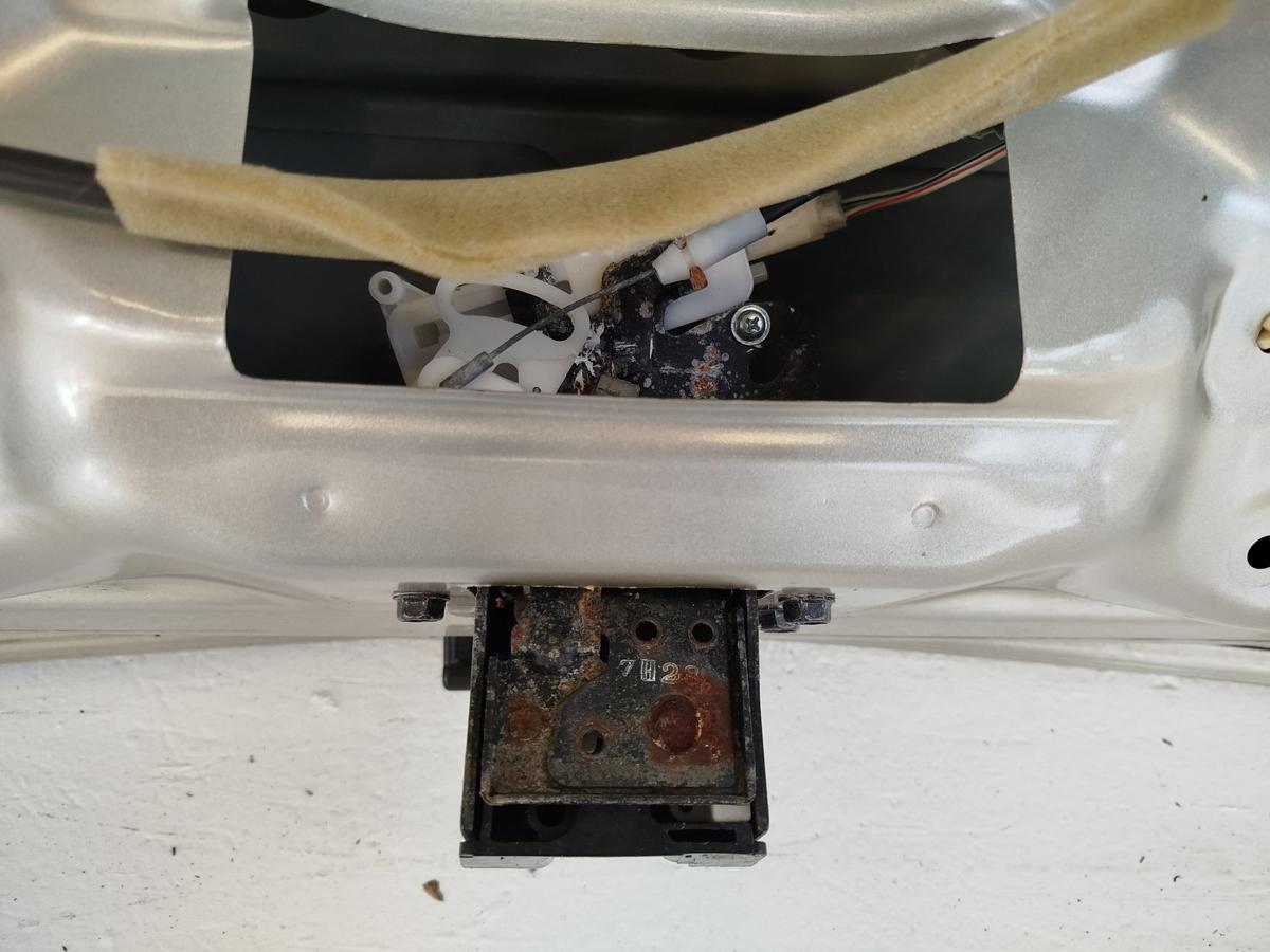 Mazda 3 BK Heckklappe Klappe Deckel hinten Kofferklappe mit Scheibe Rohbau 5trg